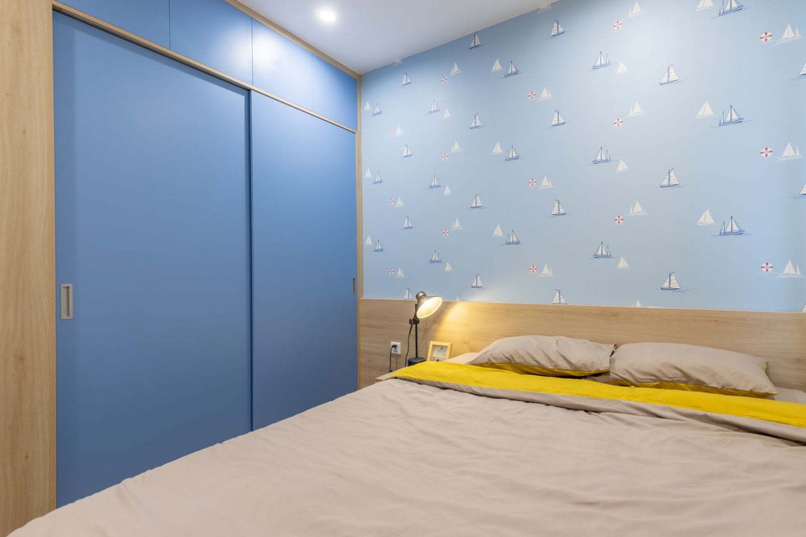 Thiết kế tủ áo cánh lùa để tiết kiệm diện tích trong phòng ngủ nhỏ